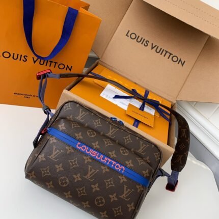 Louis Vuitton Borsa Messenger Outdoor M43843 .Size 26*20*10.5cm