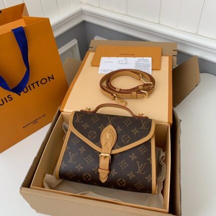 Louis Vuitton IVY M44919 .Size 23.5*18*9cm