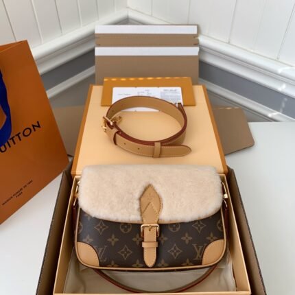 LOUIS VUITTON DIANE baguette M46317 size:9*15*24cm