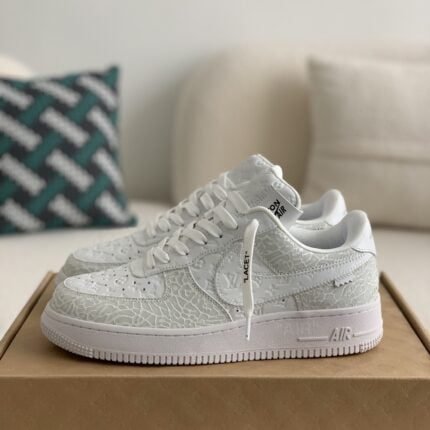 LOUIS VUITTON × NIKE AIR FORCE 1 SNEAKER