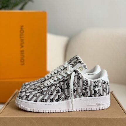LOUIS VUITTON × NIKE AIR FORCE 1 SNEAKER