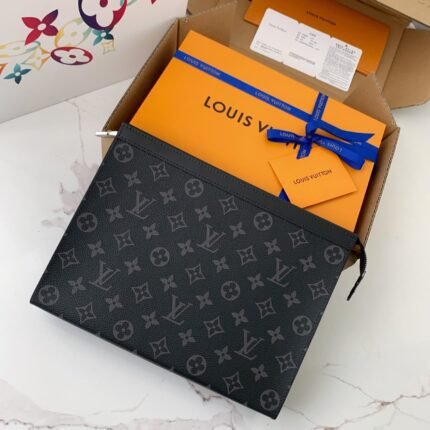 Louis Vuitton Men-s POCHETTE VOYAGE Black Flower Handbag M61692. 27 * 21 * 6cm
