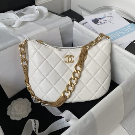 Chanel 22 3A Small Hobo Sheepskin Underarm Bag AS4220 Tassel Hardware. Top Quality 17.5 * 24 * 6cm