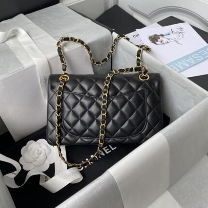 Chanel Classic Flap Bag A01113. Top Quality.  Medium Size: 23cm