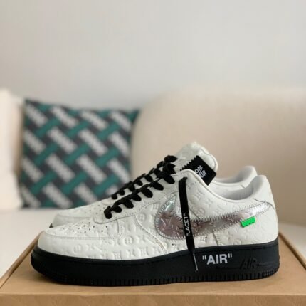 LOUIS VUITTON × NIKE AIR FORCE 1 SNEAKER